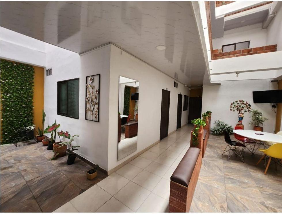 Apartahotel San Jose De Belen Medellín Esterno foto
